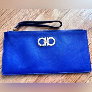 Salvatore Ferragamo
Leather clutch bag
Worn 1x
Blue, Leather